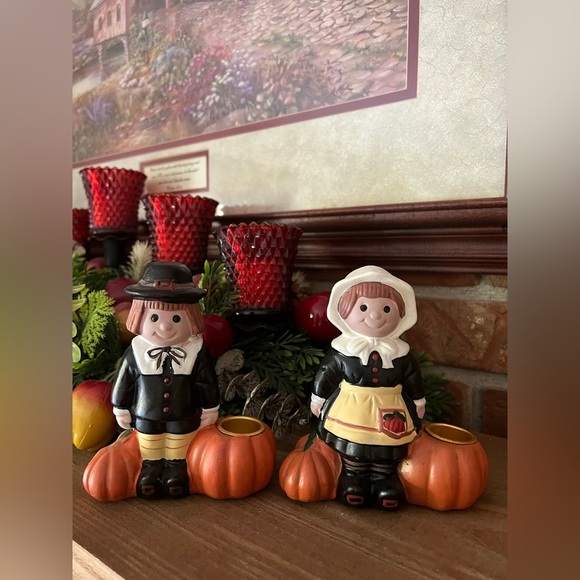 Vintage Pumpkin Harvest
Pilgrim Candle Holders - Picture 1 of 7
